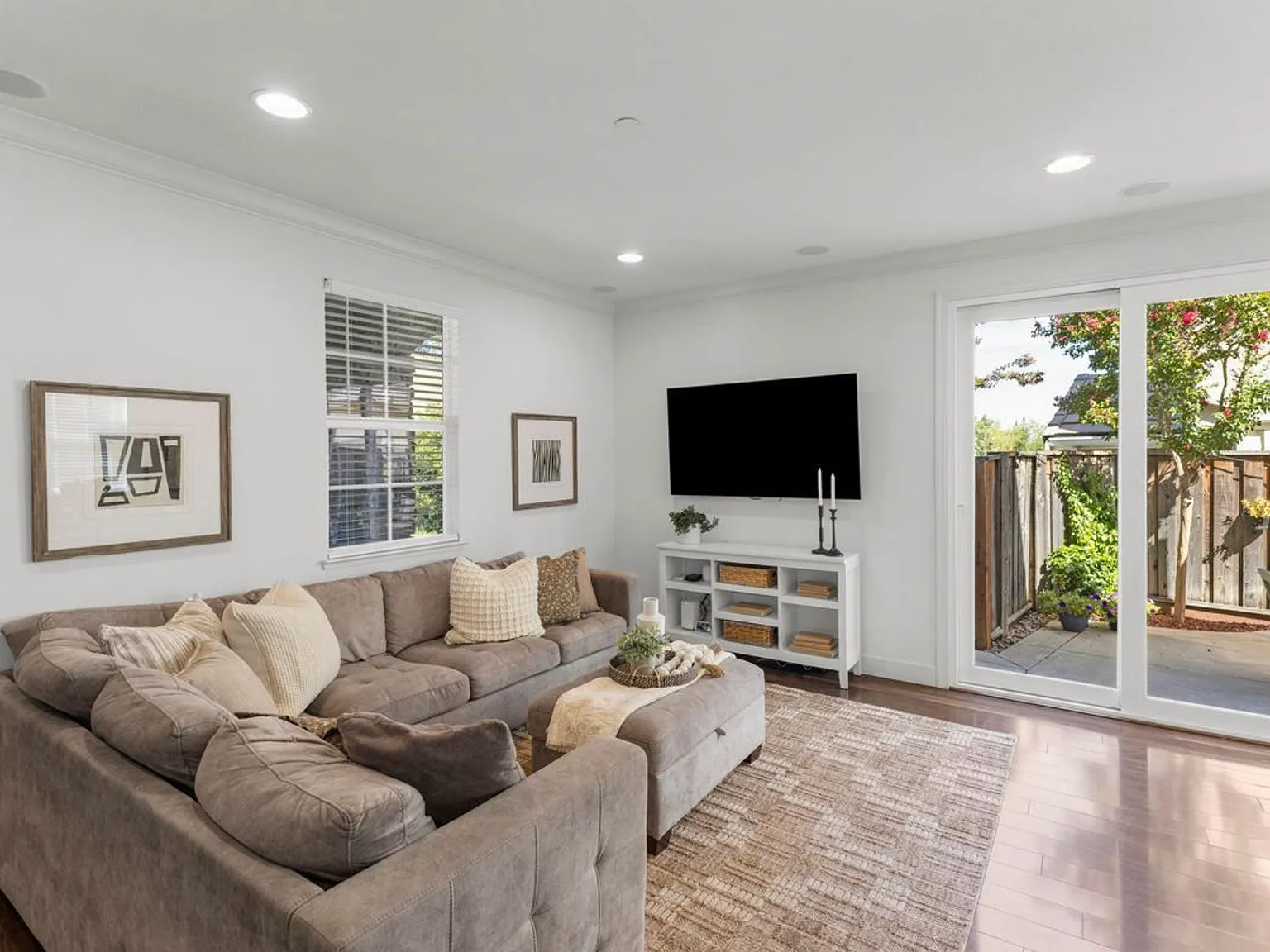 3 bed, 1690 sqft, $5,500 — Photo 4