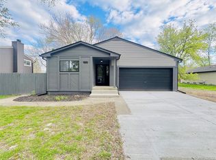 570 Hidden Ridge Dr, Troy, MI 48083