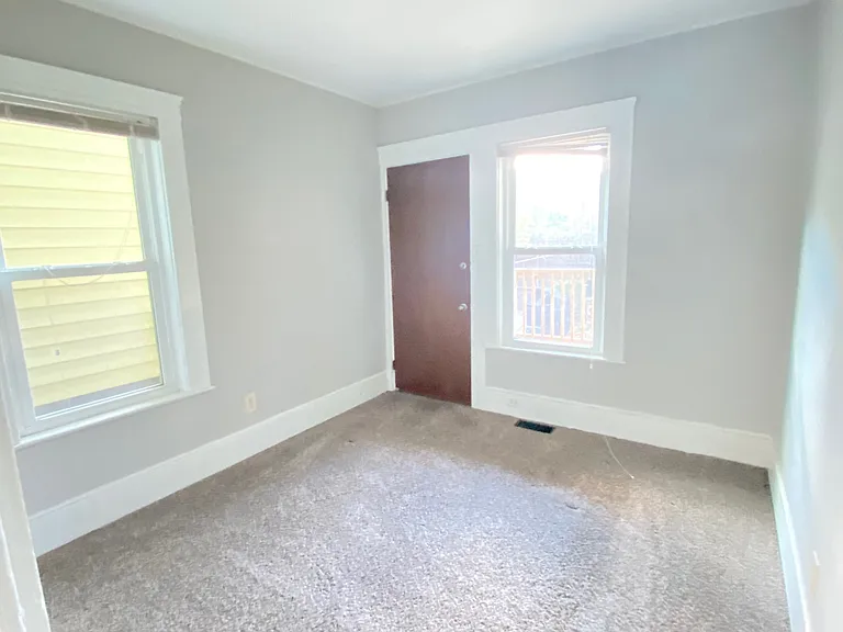 94 Willow St — Photo 6