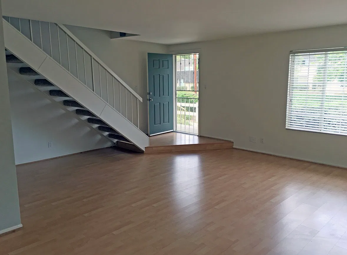 3 bed, 1.5 bath, 1280 sqft, $3,350 — Photo 2