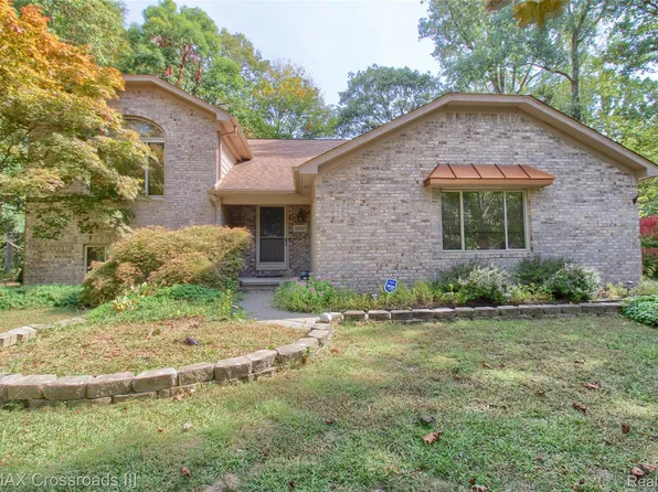 28503 Margaret Ln, New Boston, MI 48164