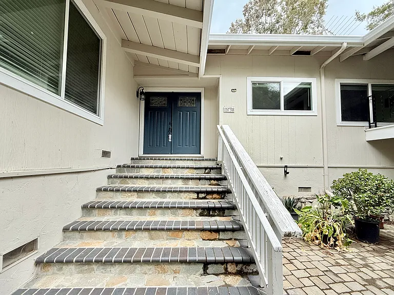 15798 Alta Vista Way — Photo 2
