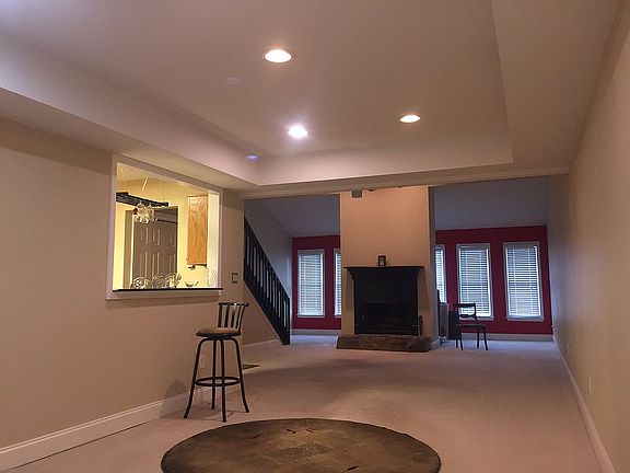 Dining Rm w/ chase ceiling 