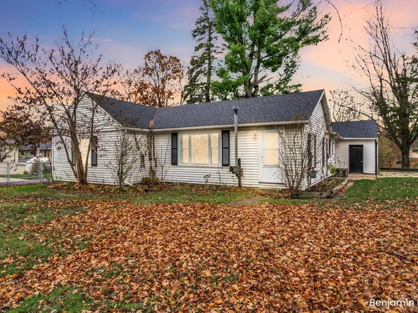 1029 S East St, Hastings, MI 49058