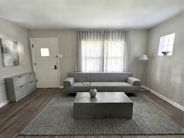 524 Ballman Ave — Photo 6