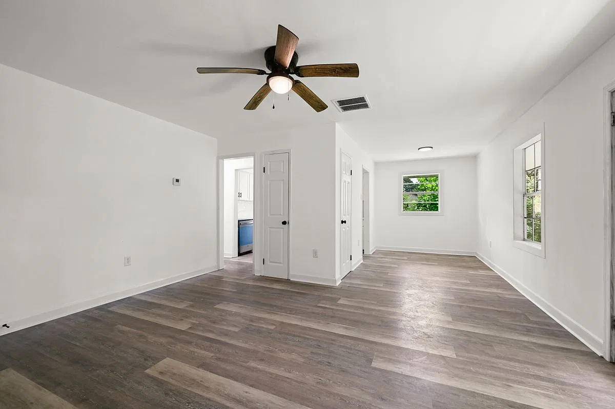 3 bed, 2.0 bath, 1006 sqft, $1,500 — Photo 4
