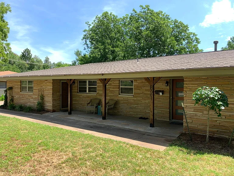 821 S Berry Rd — Photo 5