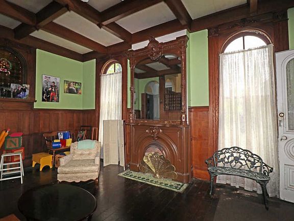 4th image of 114 W Ward St