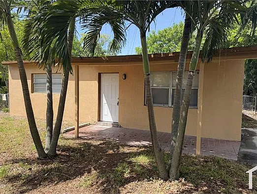 3 bed, 1304 sqft, $2,495 — Photo 3