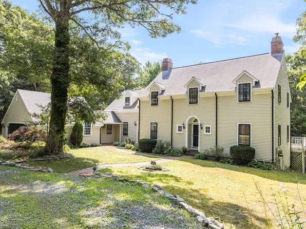 538 Cotuit Bay Drive, Cotuit, MA 02635