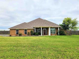 284 Lake Crest Dr, Lawton, OK 73507