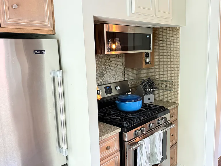 6719 Oak St — Photo 7