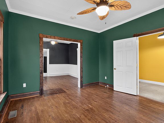 4th image of 2636 Hickory St