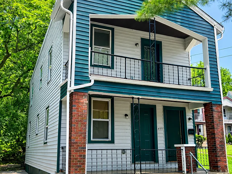 600 De Votie Ave — Photo 2