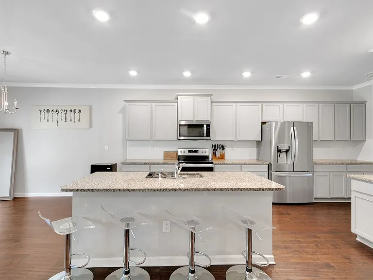 1398 Harlequin Way — Photo 10