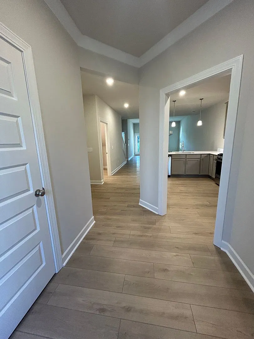 Spacious 3-Bedroom Greenville Home All Utilities Included! — Photo 3