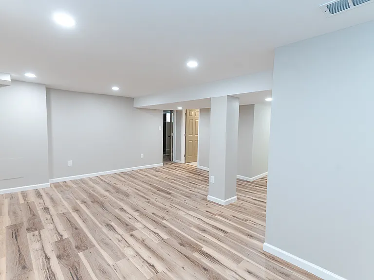 811 Eathan Ave — Photo 23