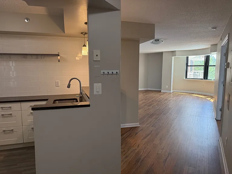 1200 Braddock Pl #409 — Photo 9