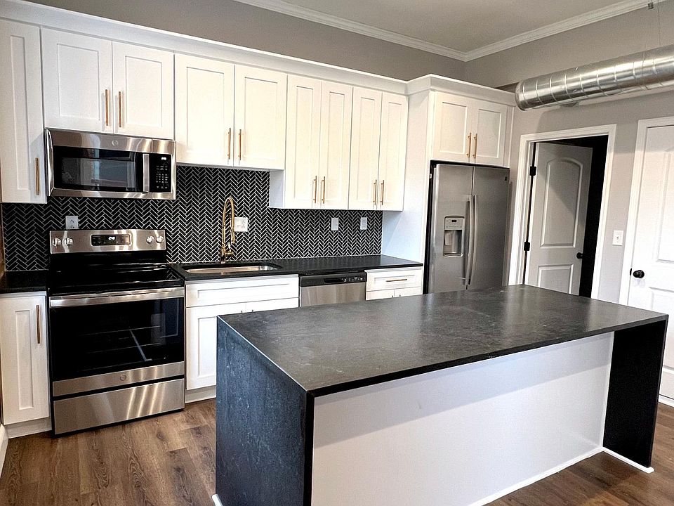 1st image of 571 Forest Ave #1N