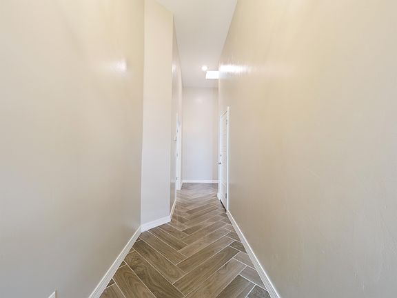 2nd image of 304 Boa Vista Pl