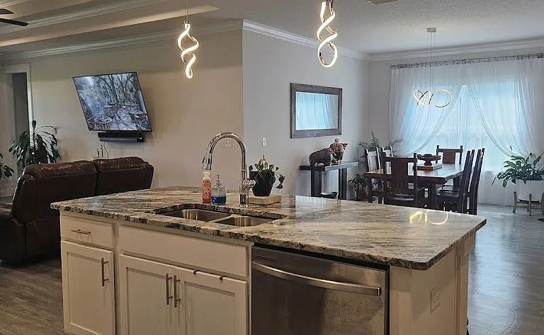12514 Windsor Dr — Photo 3