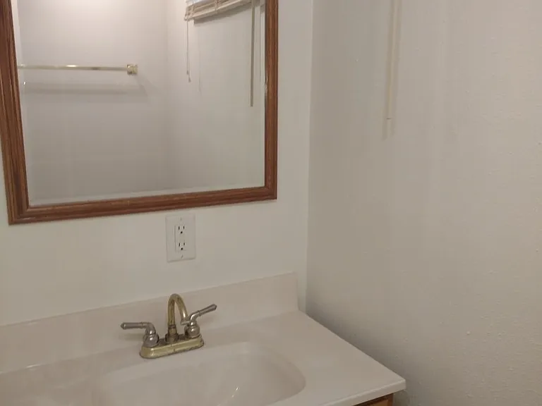 2110 Melrose Ct — Photo 10