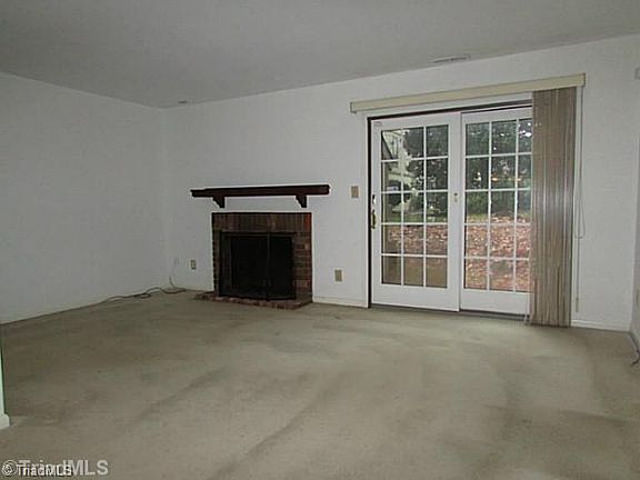 4th image of 227D Village Ln