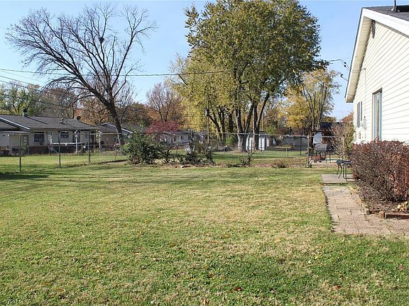 4th image of 2160 Canterbury Dr