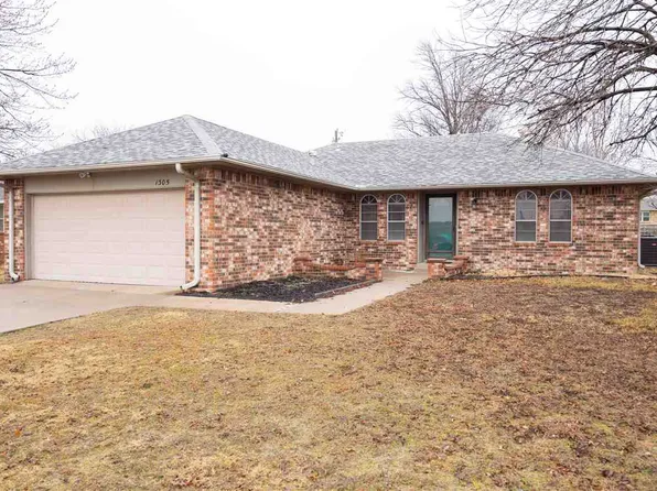 1305 W Chestnut Ave, Ponca City, OK 74601