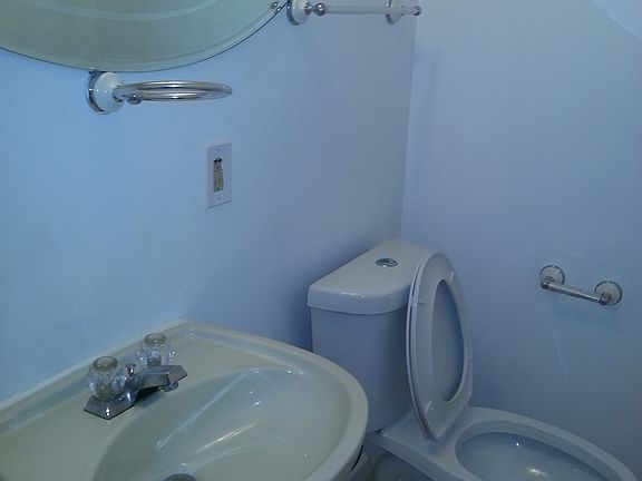 Half Bath (basement)