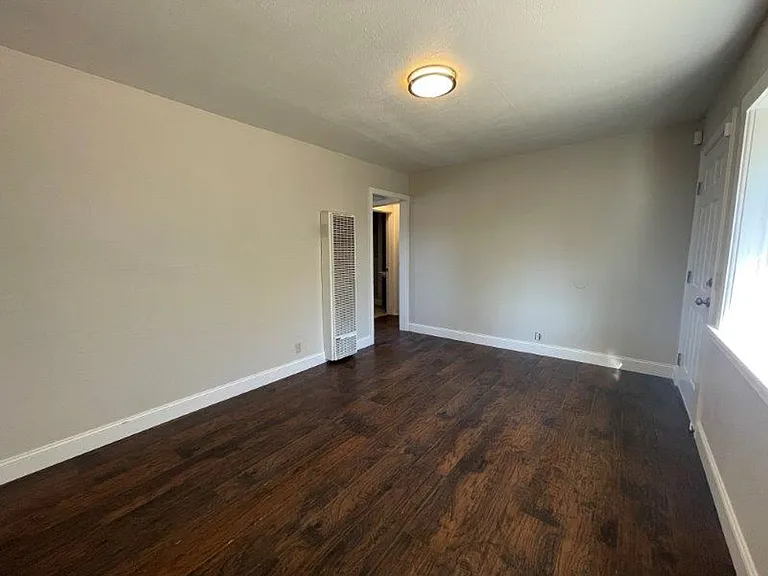 2877 1/2 Marysville Blvd — Photo 4