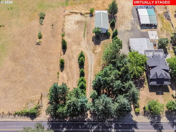 7944 Lookingglass Rd, Roseburg, OR 97471