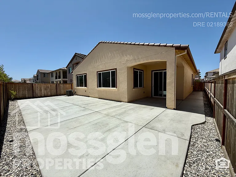 5666 Sailrock St — Photo 32