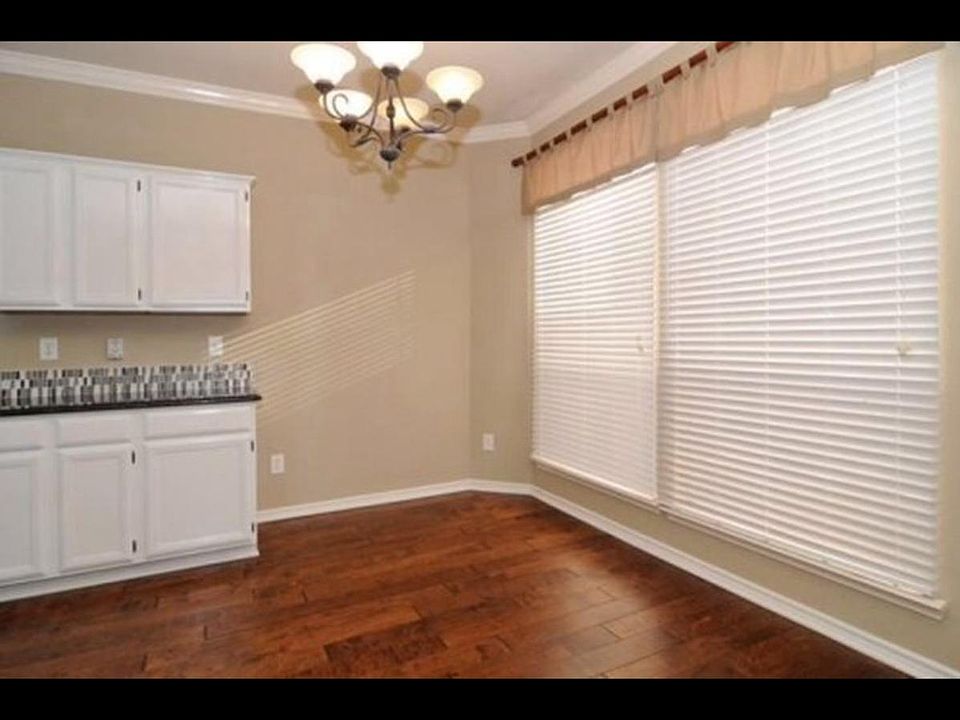 1st image of 1044 Carlisle Dr
