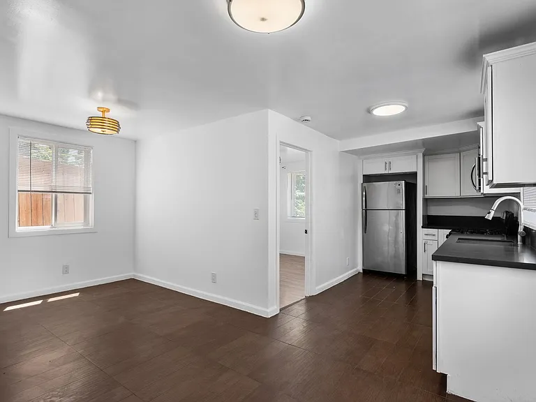 501 S Lorena St — Photo 2
