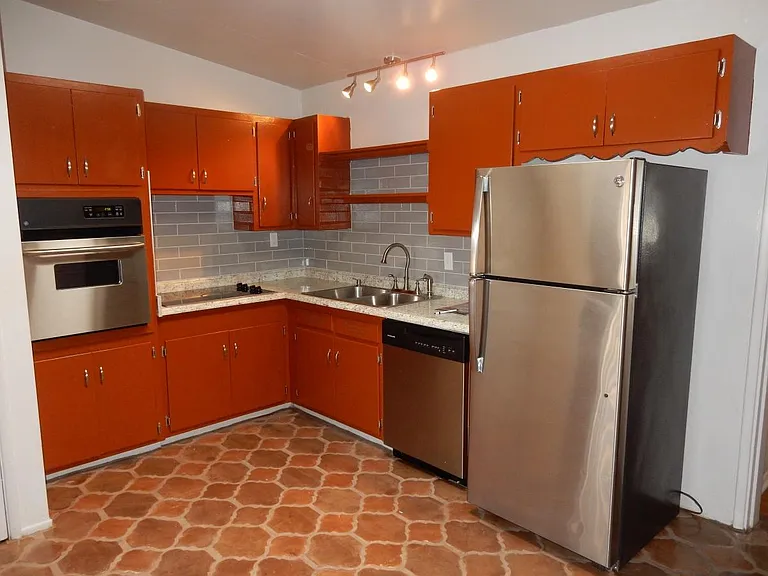 826 E Alturas St — Photo 7