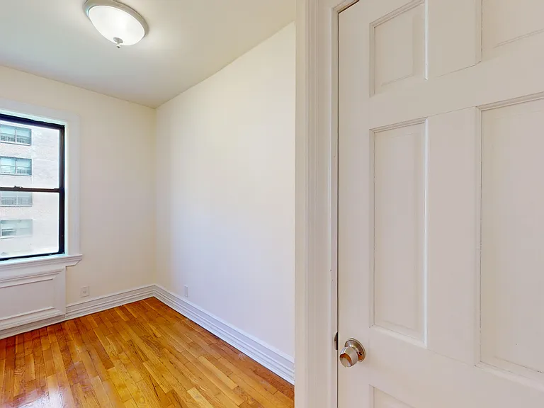 338 E 70th St #5A — Photo 13