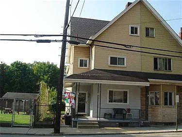 1511 Middle St photo 1