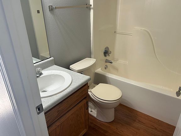 4th image of 5507 N Bluegrass Cir