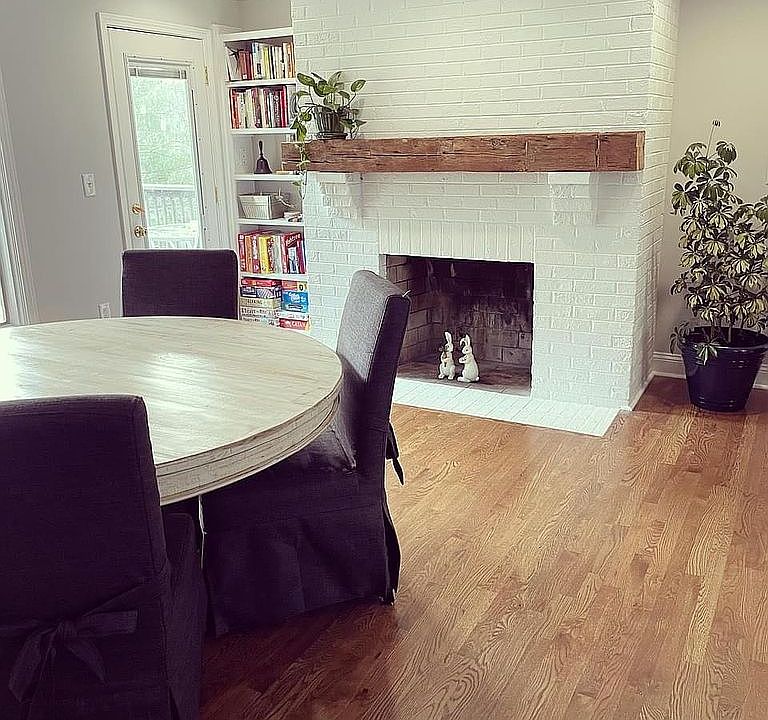 2nd image of 2020 Lamont St