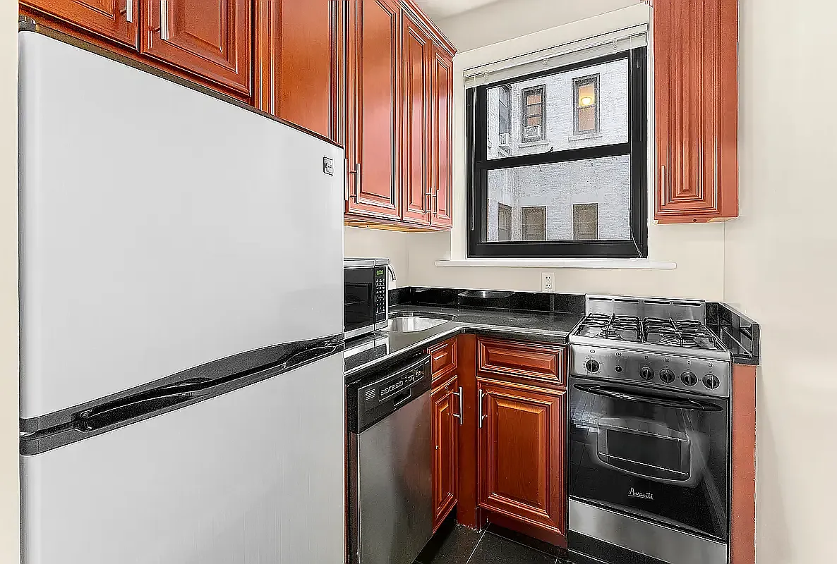 150 West 47th Street — Photo 4