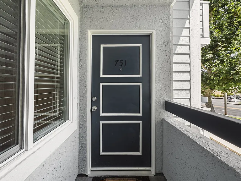 26941 Rainbow Glen Dr #751 — Photo 2
