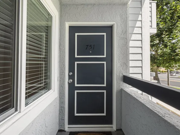 26941 Rainbow Glen Dr Unit 751, Santa Clarita, CA 91351