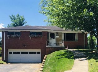 6850 Ridgevue Dr, Pittsburgh, PA 15236