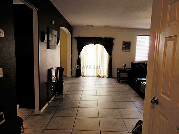 3rd image of 5615 Glitter Rock St
