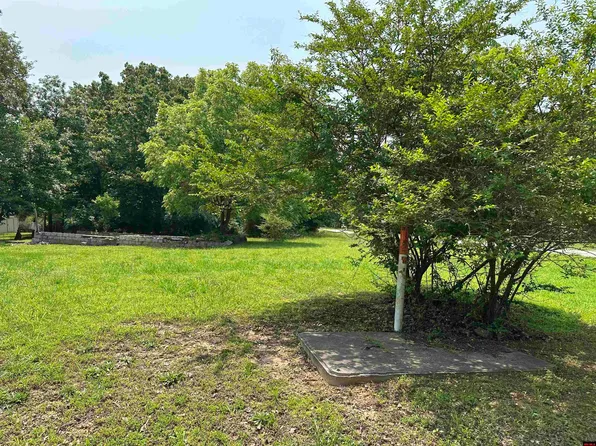 320 W Hazelwood Dr, Diamond City, AR 72644