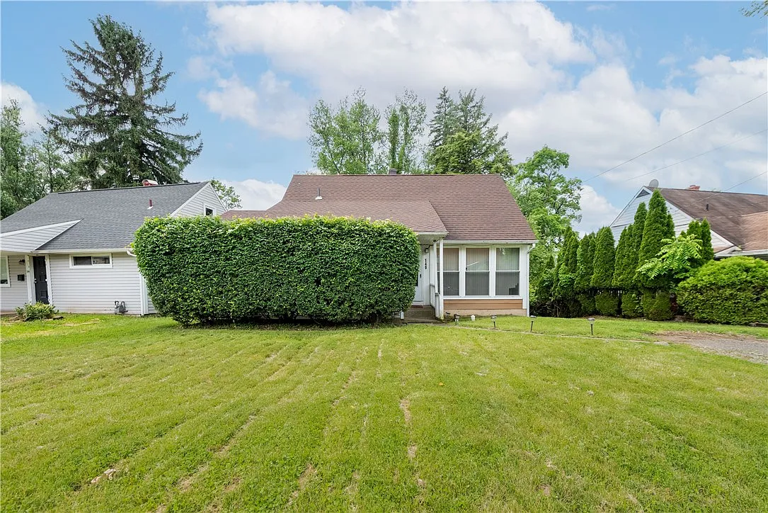 140 Bryant Dr photo 1