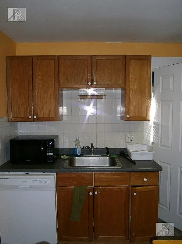 1 bed, 1.0 bath, $2,400 — Photo 3