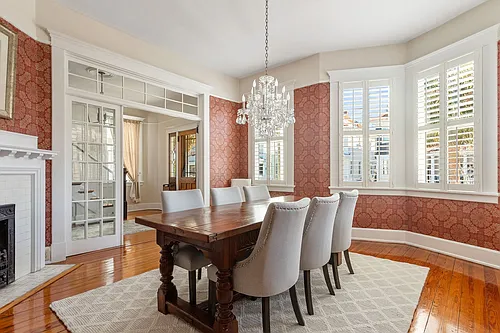 5 Colonial St Photo 1