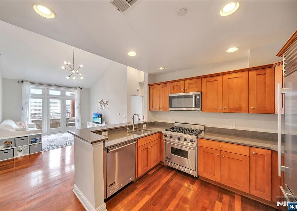 1st image of 7400 River Rd APT 419